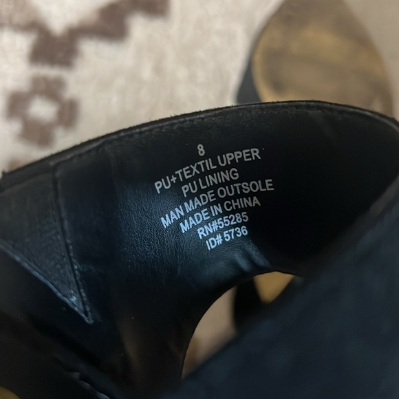 Black express pointy toe size 8 heels - Picture 4 of 4